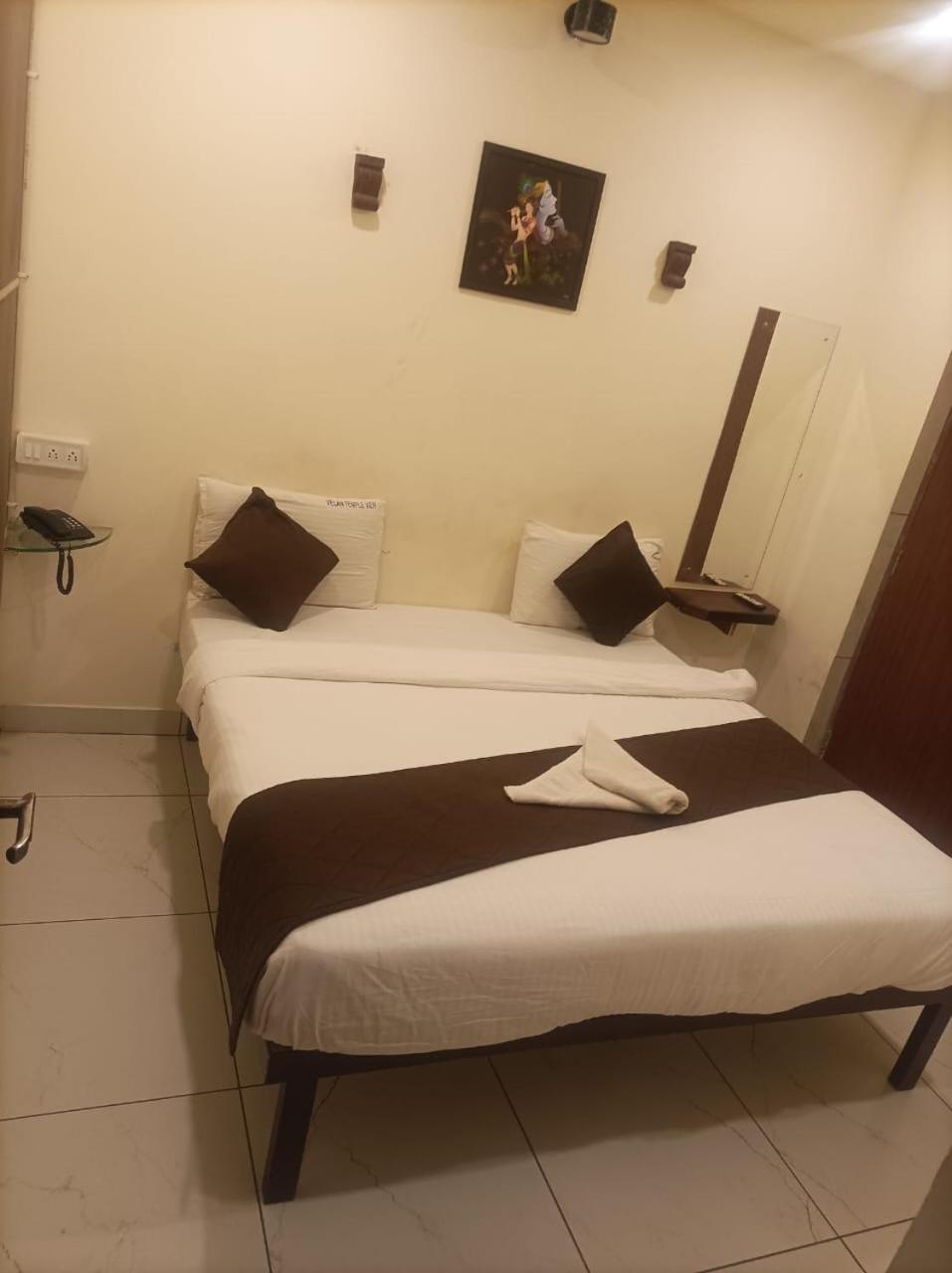 Velan Temple View Hotel Palni Exterior photo